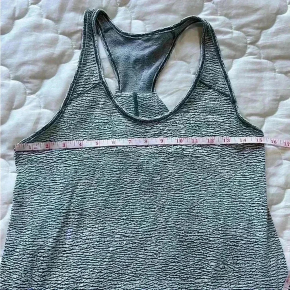 Lululemon tank top scallop texture size small - Picture 4 of 8
